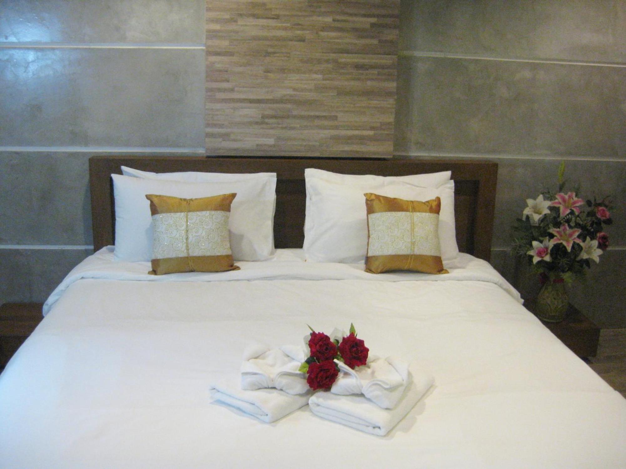 Komol Residence Bangkok Extérieur photo