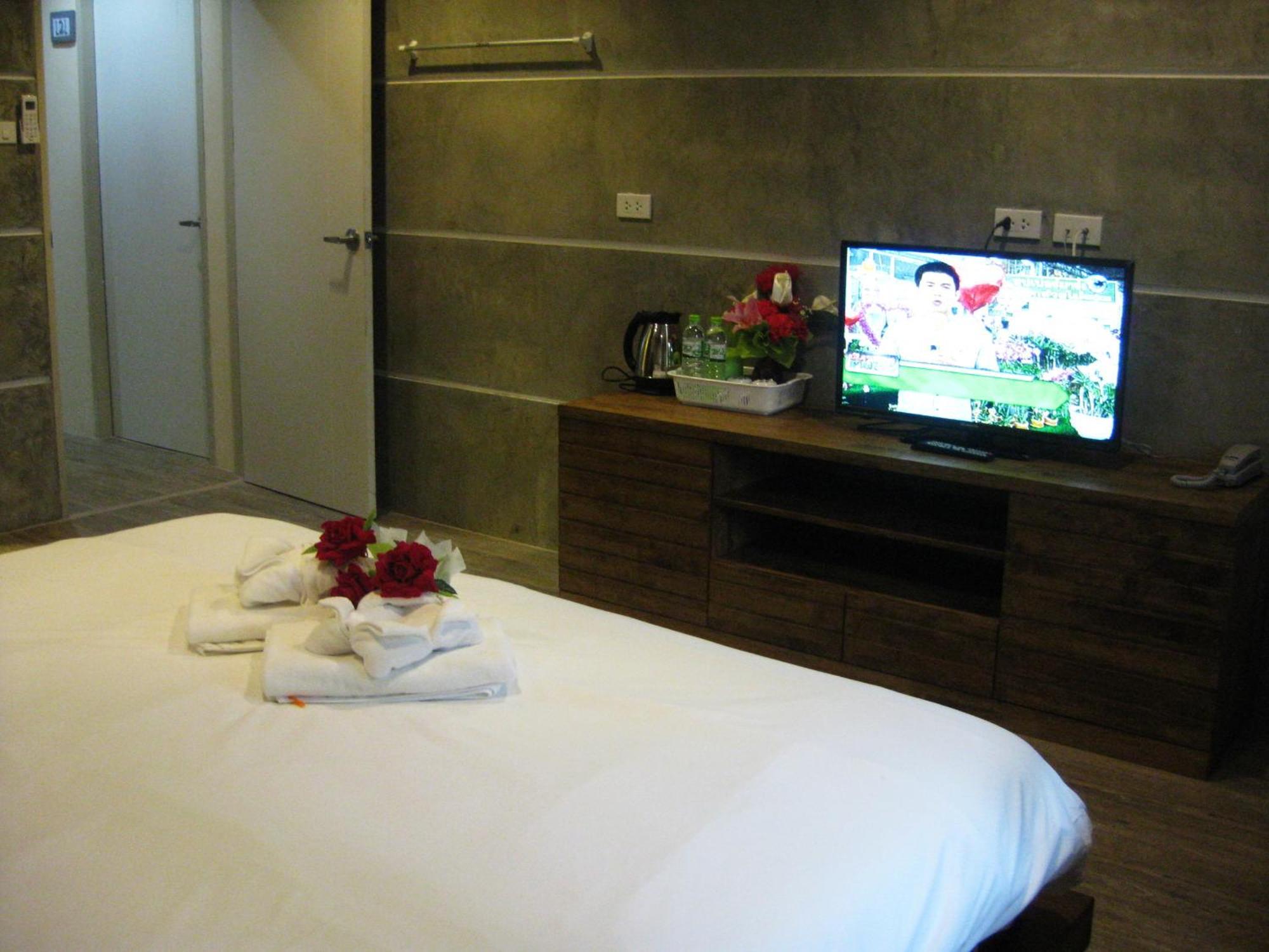 Komol Residence Bangkok Extérieur photo