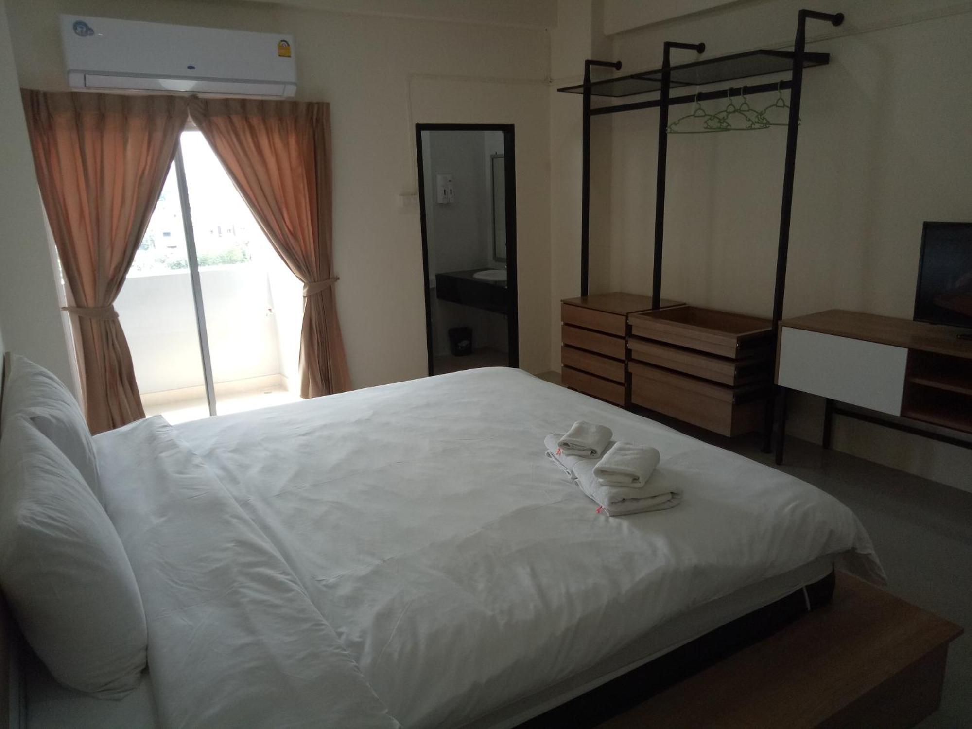 Komol Residence Bangkok Extérieur photo