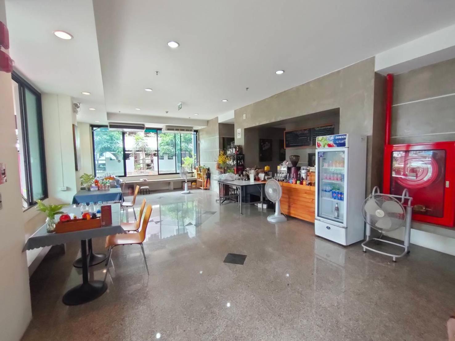Komol Residence Bangkok Extérieur photo