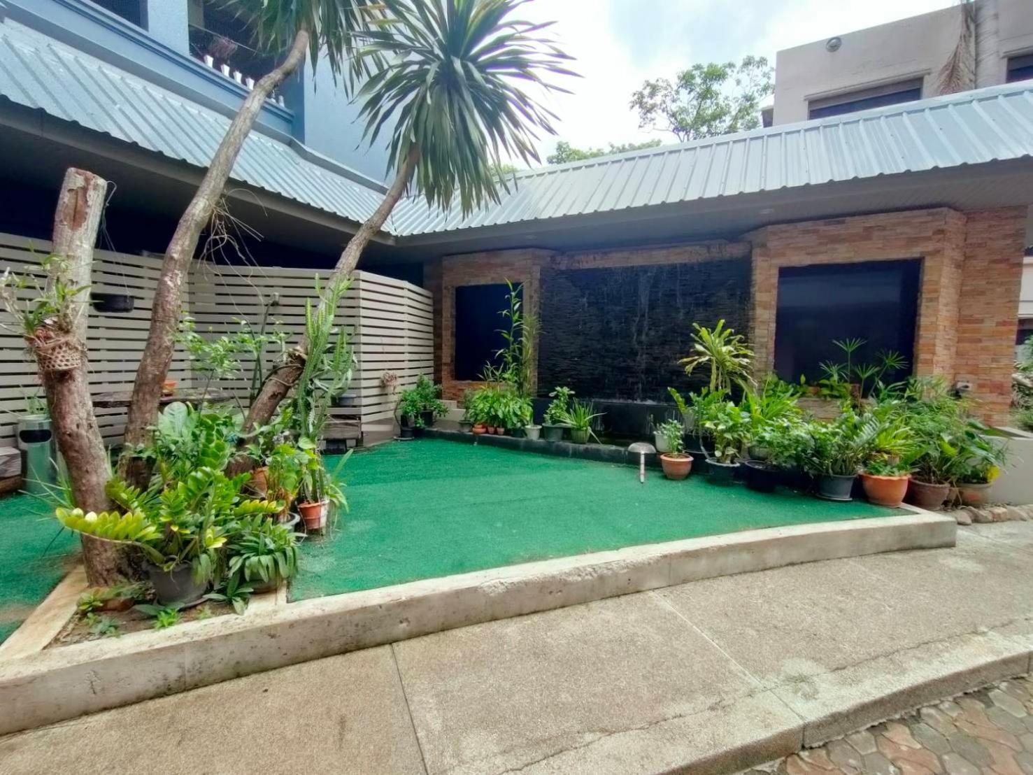 Komol Residence Bangkok Extérieur photo